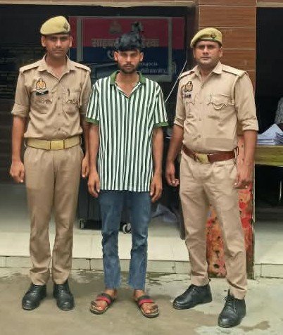 बरेली पुलिस ने मुखबिर की सूचना पर वांछित किया गिरफ्तार 