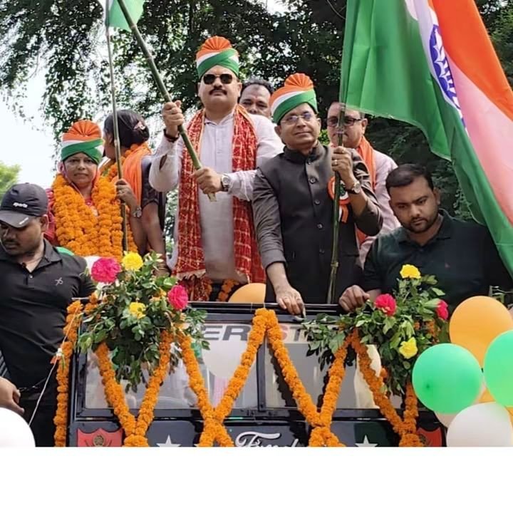 भदोही में निकली तिरंगा यात्रा, राष्ट्रभक्ति के नारों से गूंजा जनपद 