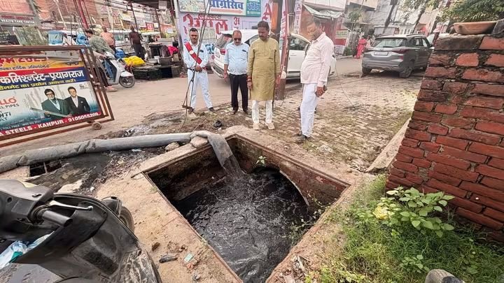 बैरहना बंगाली टोला व तालाब नवल राय में जलभराव पर महापौर का सख्त रुख : चिन्हित अतिक्रमण को ध्वस्तीकरण कर हटाने के दिए निर्देश*