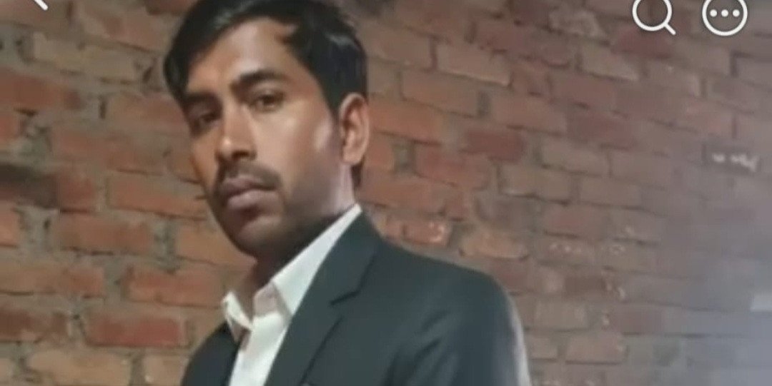 - कमरे में सीढी से फांसी लगाकर युवक ने आत्मा हत्या की
