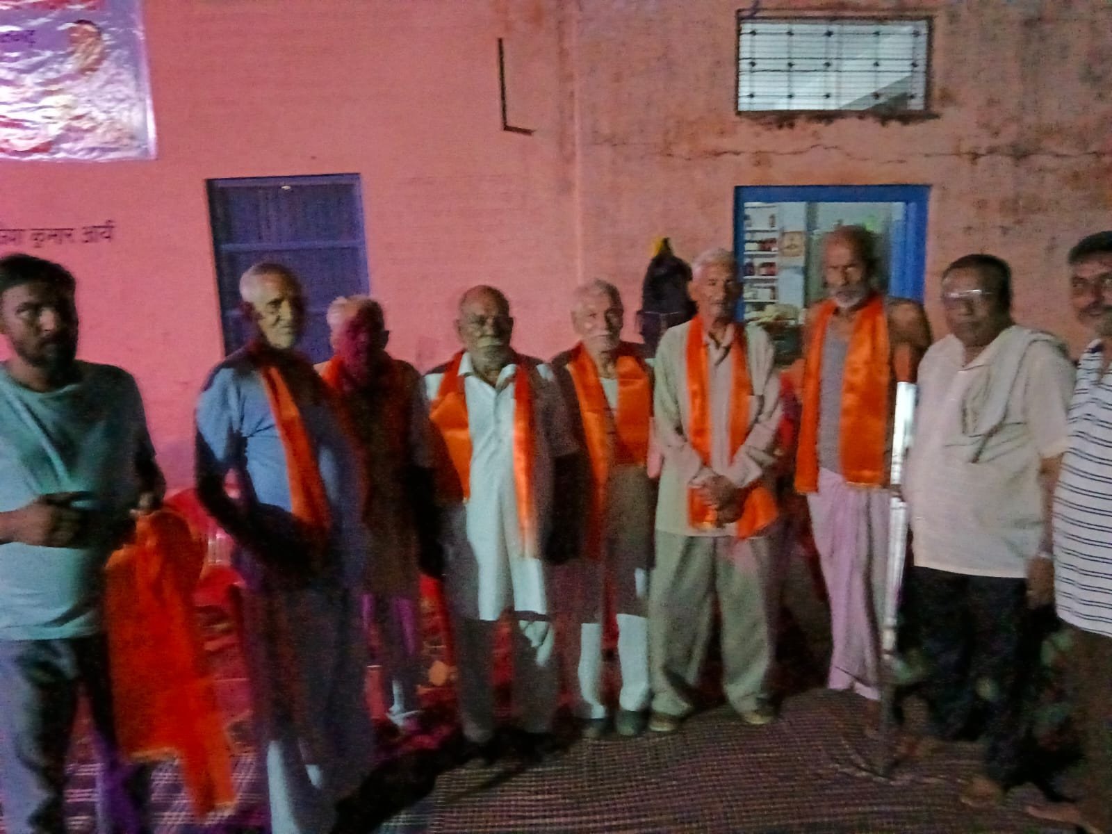 महाशिवरात्रि पर शिव भक्तों ने भगवान आशुतोष का किया जलाभिषेक।