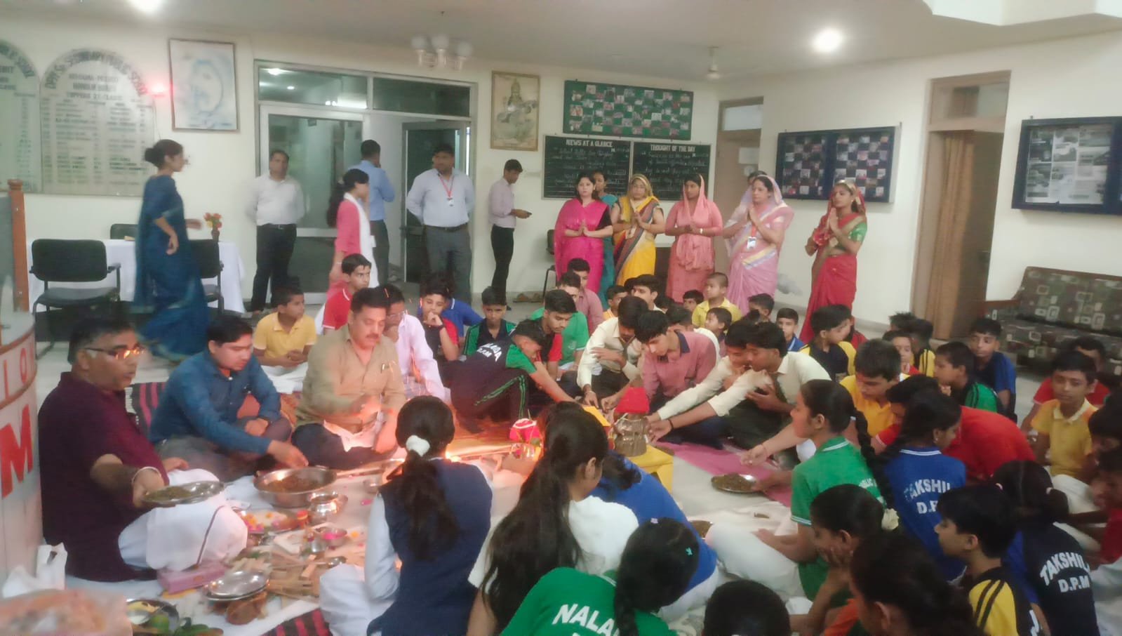 वैदिक हवन-पूजन के साथ डीपीएम पब्लिक स्कूल में नवीन शैक्षणिक सत्र का शुभारंभ, आधुनिक शिक्षा और संस्कारों पर दिया गया जोर