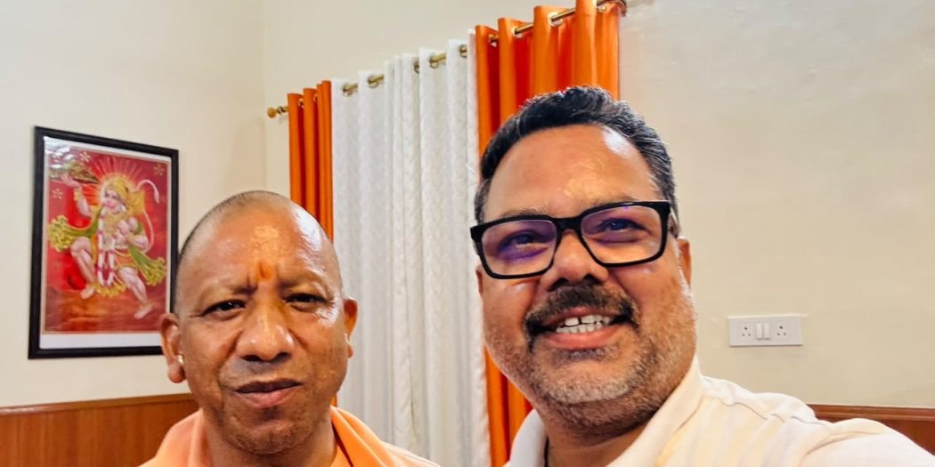 बरेली में सीएम योगी से मिल कर बदायूं के विकास और कांबड़ यात्रा पर भाजपा जिलाध्यक्ष ने की चर्चा