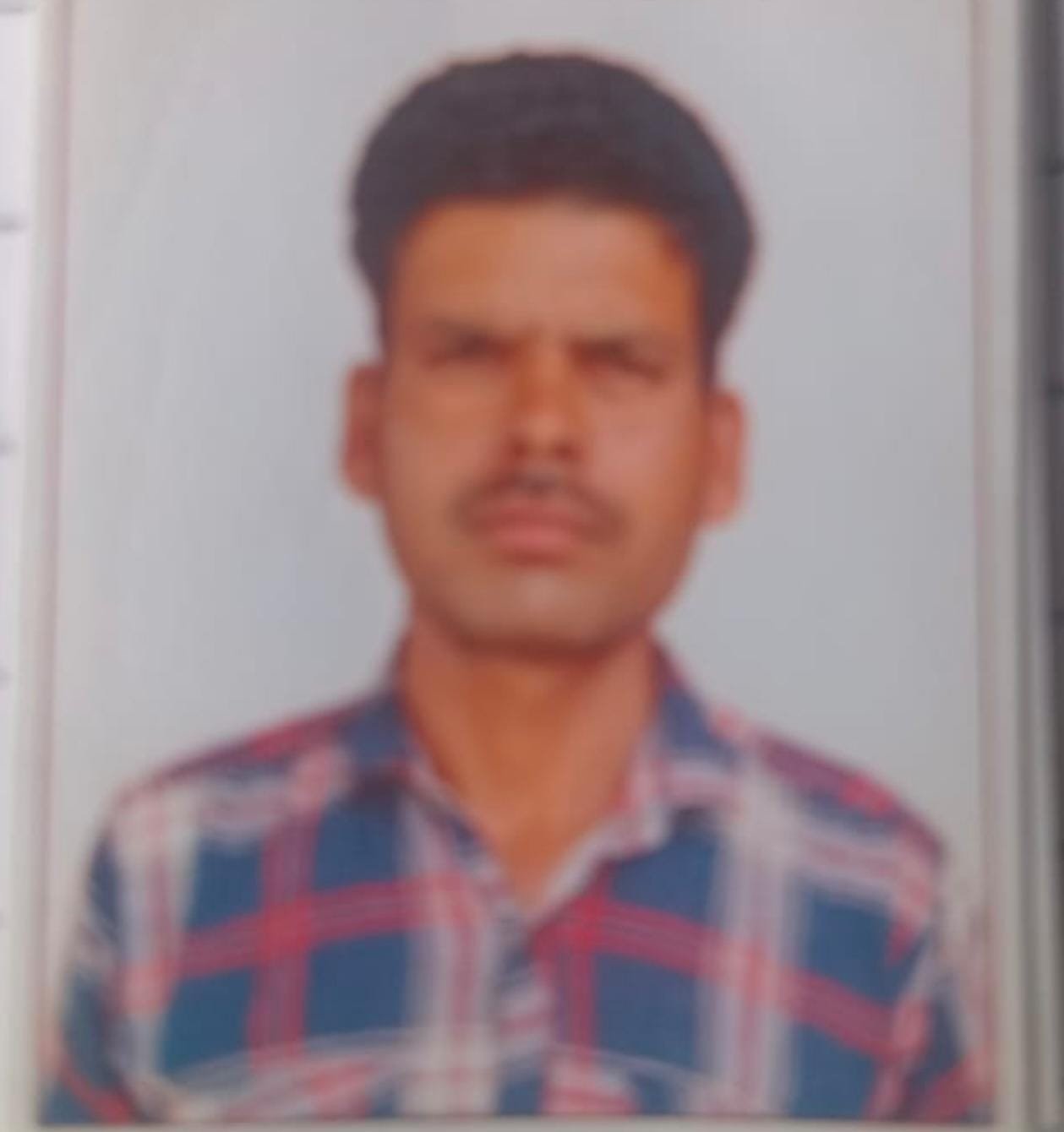 ट्रैक्टर में लगे हैरो पर गिरा युवक, हुई मौत
