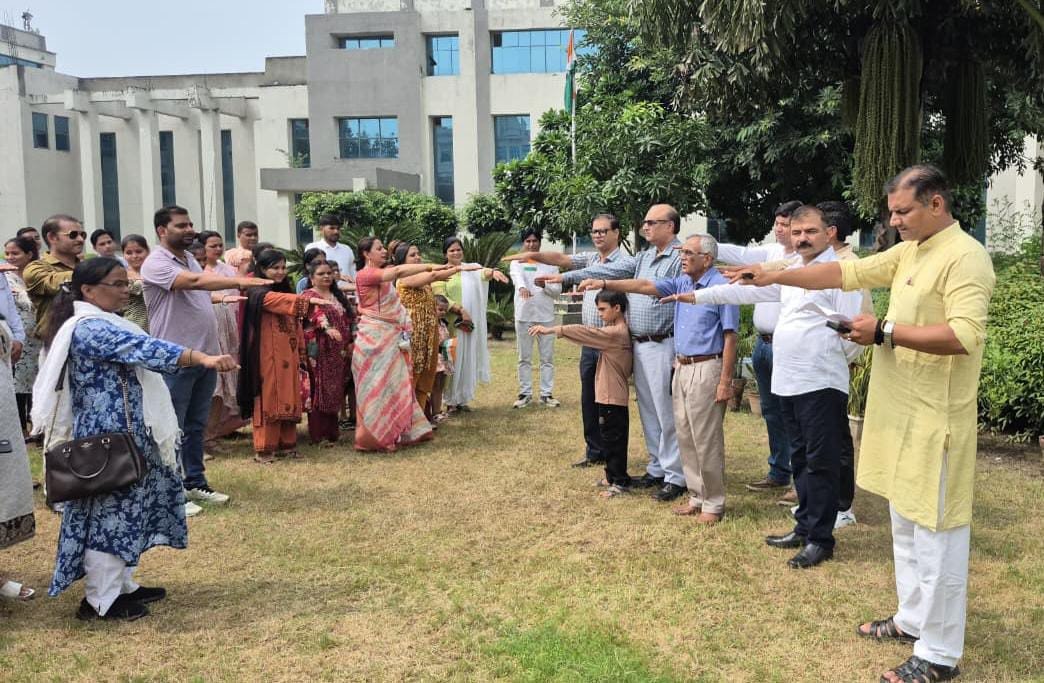 मोनाड विश्वविद्यालय में हर्षोल्लास एवं धूमधाम से मनाया गया स्वतंत्रता दिवस समारोह