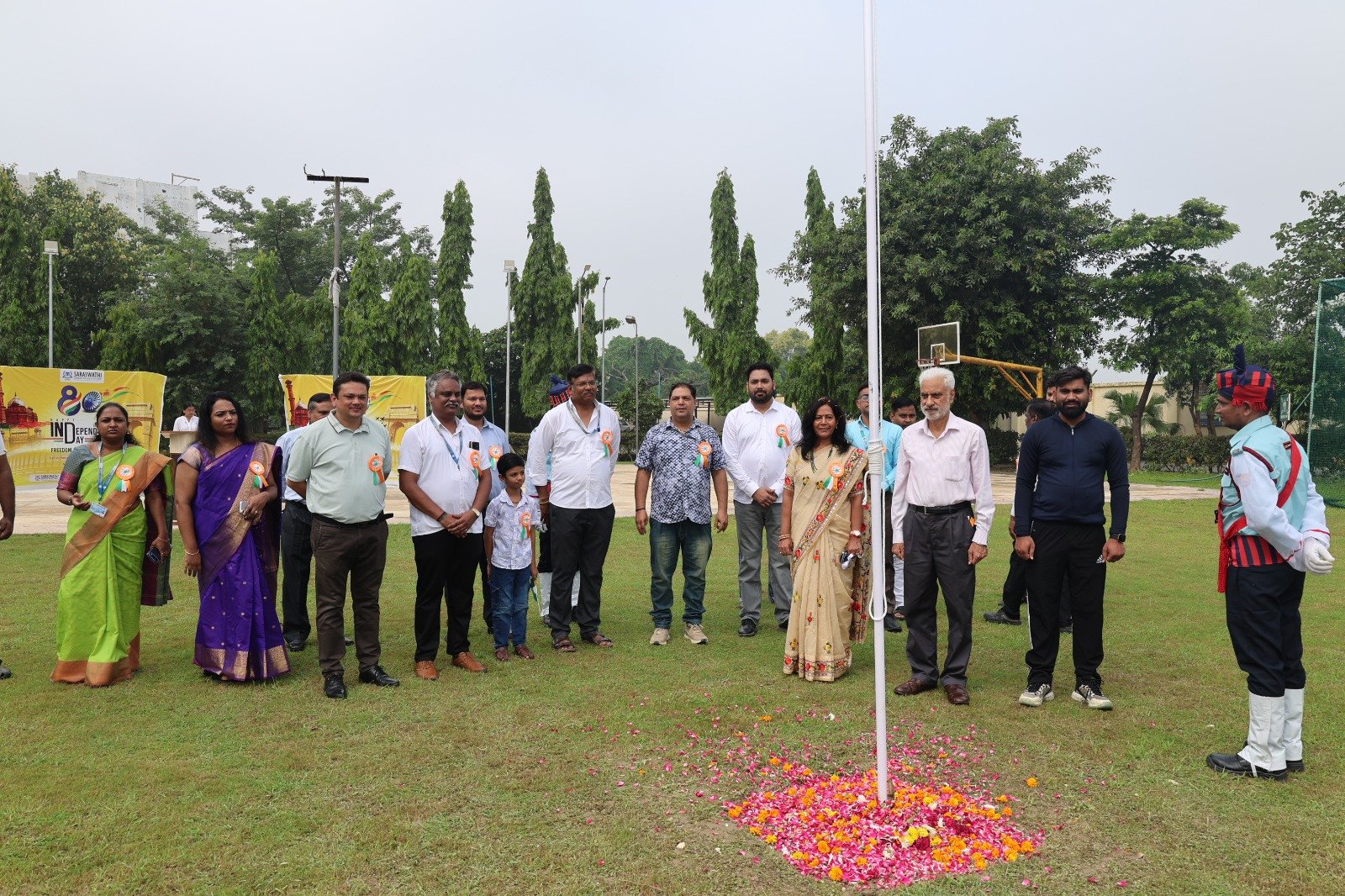 सरस्वती इंस्टीट्यूट ऑफ मेडिकल साइंसेज में देशभक्ति के उत्साह के साथ मनाया गया 80वां स्वतंत्रता दिवस।
