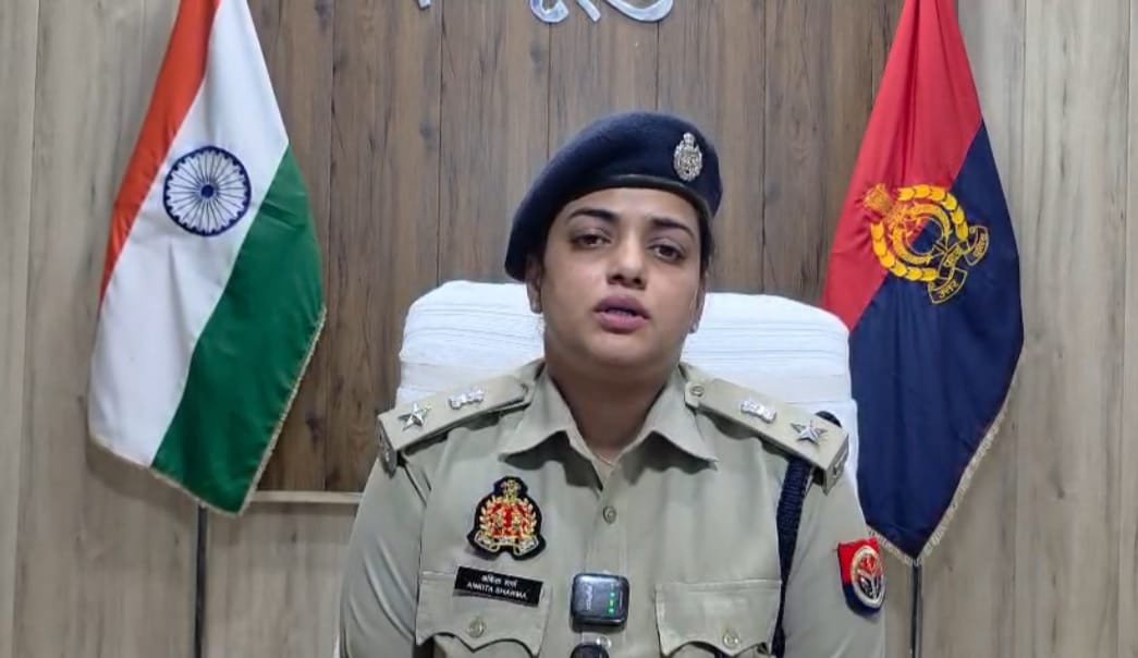 दबिश के दौरान परिजनों से मारपीट और अभद्रता करने वाले पांच पुलिस कर्मी हुए निलंबित