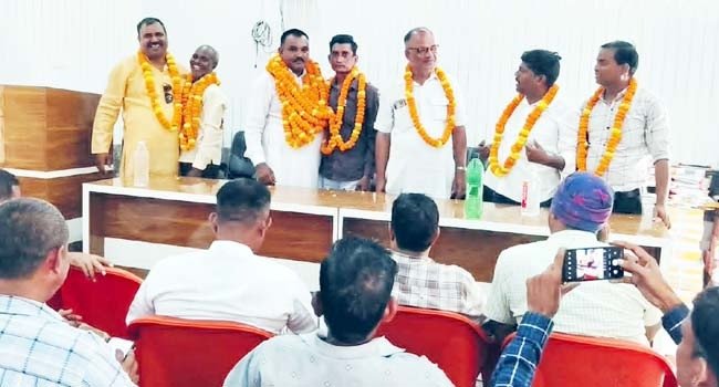 दिनेश बने बदायूं रोजगार सेवक संघ के जिला अध्यक्ष