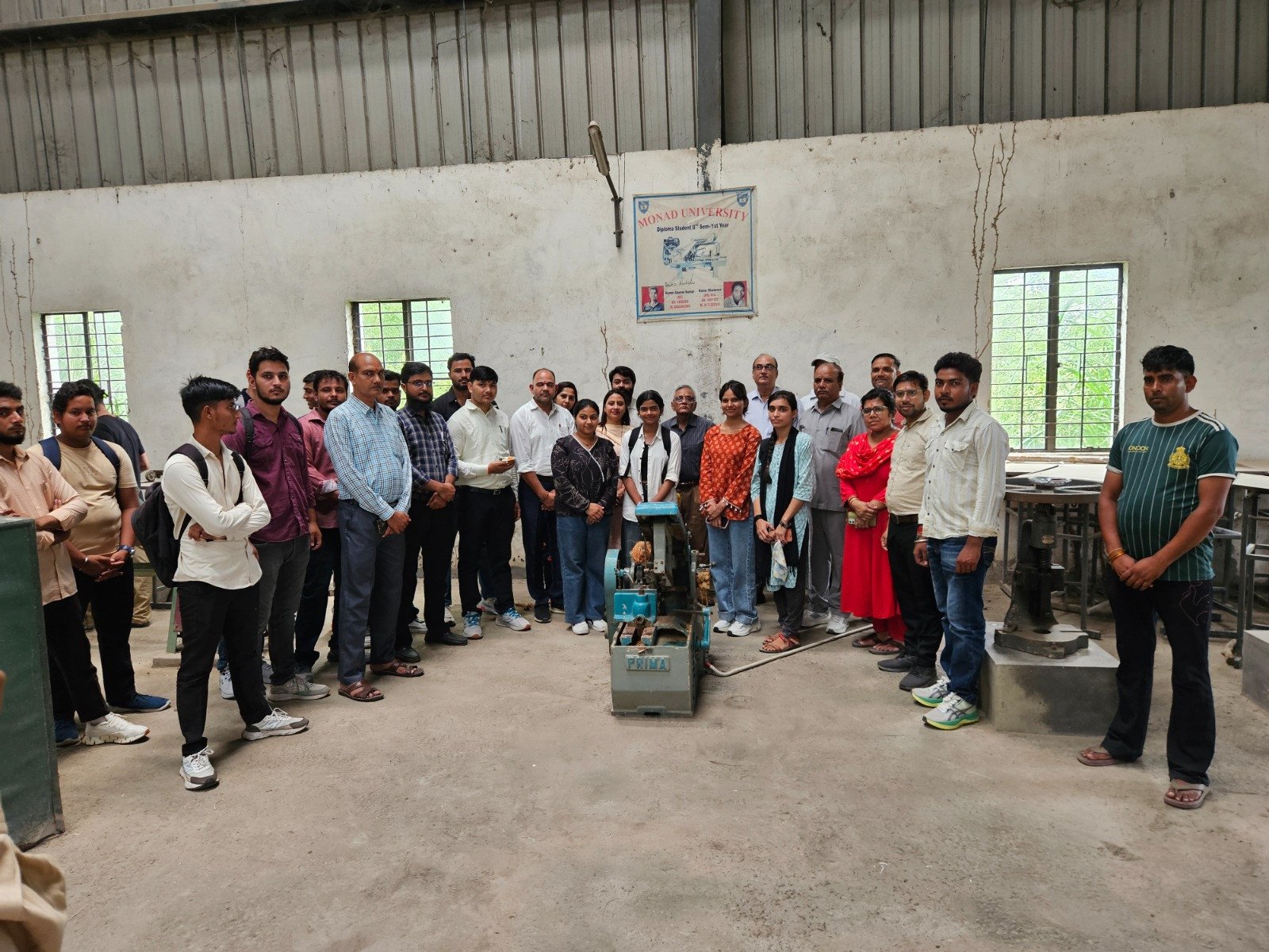 मोनाड विश्वविद्यालय में स्कूल ऑफ इंजीनियरिंग एंड टेक्नोलॉजी द्वारा श्रद्धा एवं विधि-विधान से मनाई गई भगवान विश्वकर्मा पूजा