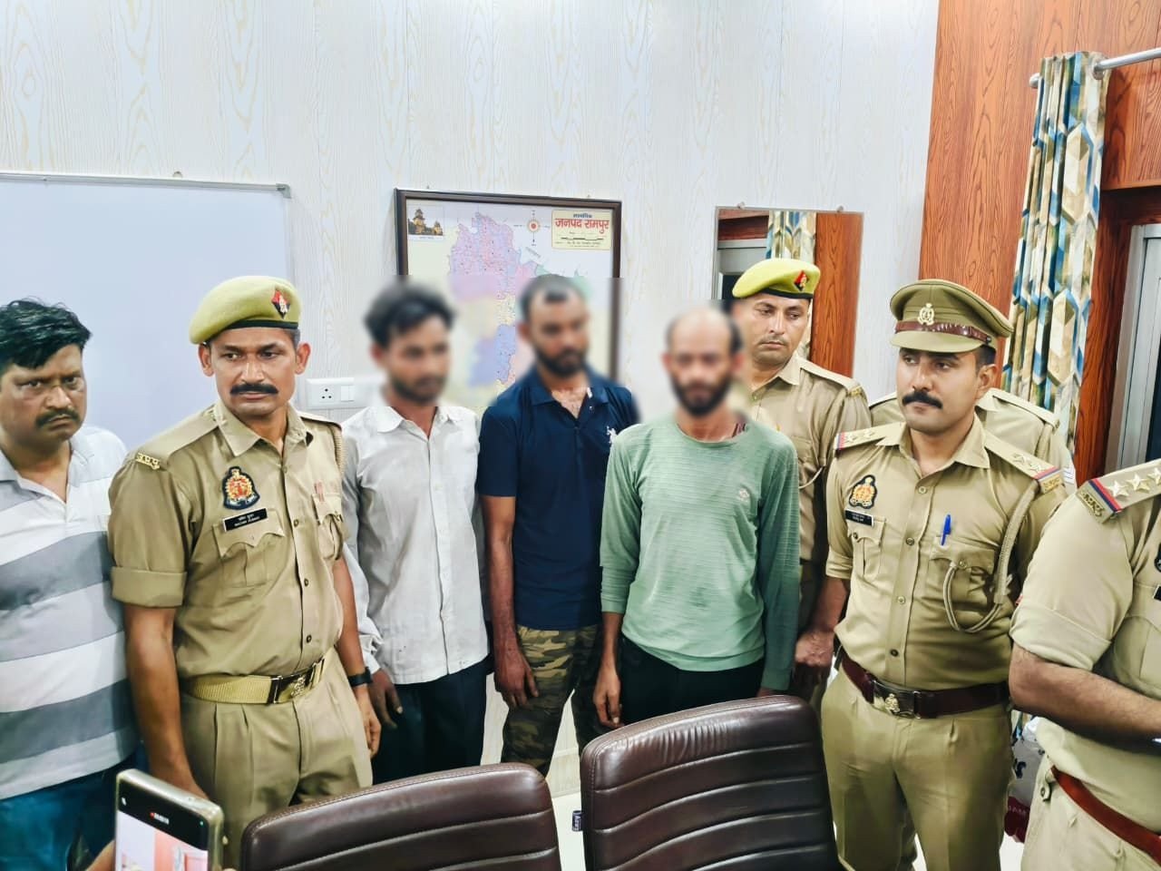 मिलक पुलिस ने चार चोरी की घटनाओं का किया खुलासा, अंतरजनपदीय गिरोह के तीन सदस्य गिरफ्तार