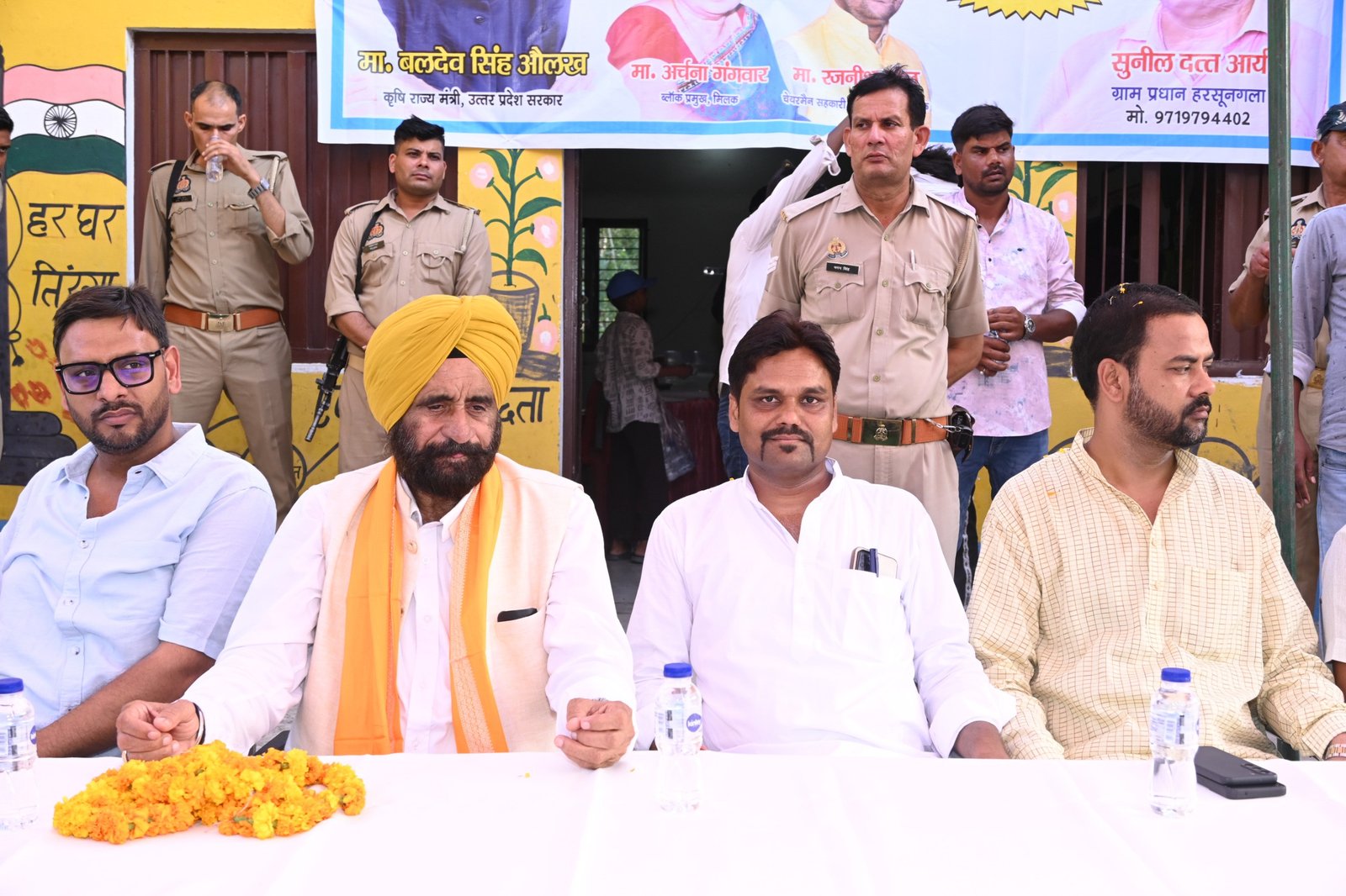 ग्राम पंचायत हरसूनगला में सीसी रोड एवं खड़ंजा निर्माण कार्यों का उद्घाटन