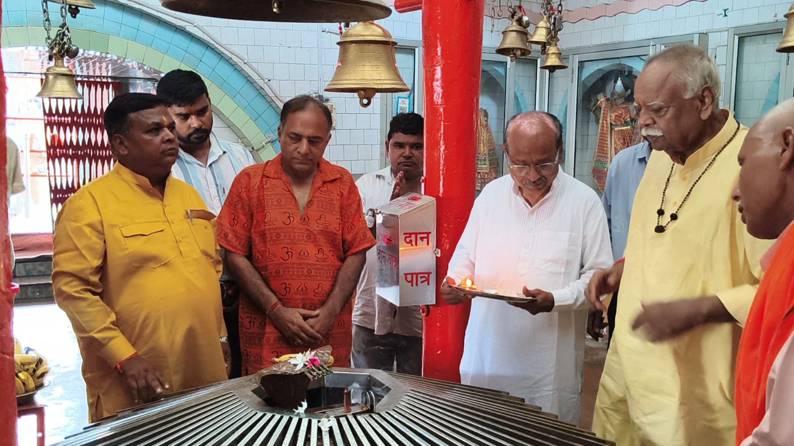 पूर्व राज्य मंत्री शिव बहादुर सक्सेना ने किया ॐ नागेश्वर महादेव मंदिर मेले का शुभारंभ