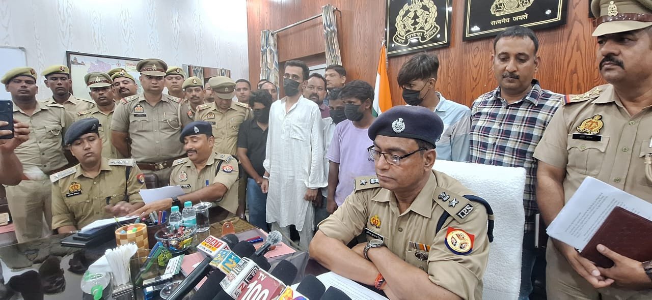 रामपुर में डेढ़ करोड़ रुपये के स्मैक नेटवर्क पर पुलिस का बड़ा प्रहार, 5 तस्कर गिरफ्तार