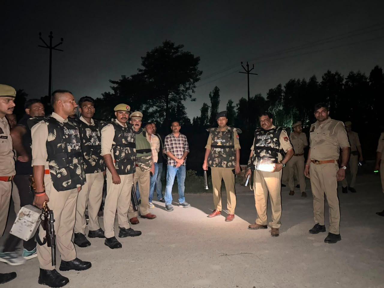 रामपुर में देर रात पुलिस–बदमाश मुठभेड़, दो के पैरों में लगी गोली, एक गिरफ्तार, चौथा फरार