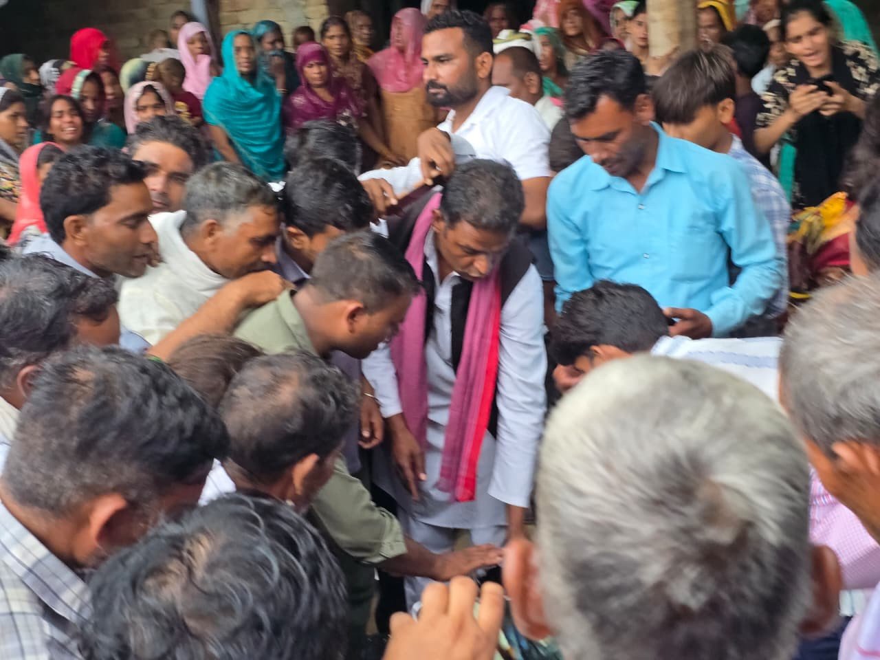 लोधीपुर हत्याकांड पर गरजे एडवोकेट रामबहादुर, बोले पीड़ित परिवार को हर हाल में मिले न्याय।