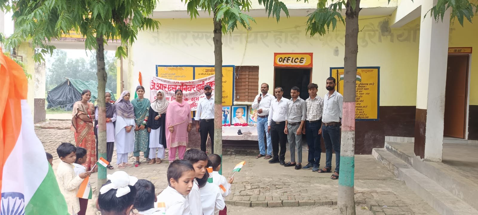 जेआरएस जूनियर हाई स्कूल में देशभक्ति की धूम, बच्चों ने सांस्कृतिक प्रस्तुतियों से मोहा मन