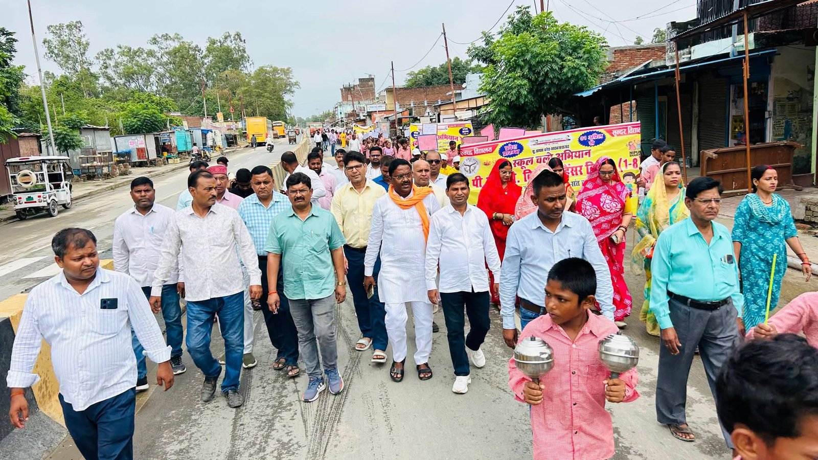 संतकबीरनगर: 'शिक्षा ही समाज और राष्ट्र के विकास की सबसे मजबूत नींव' — स्कूल चलो अभियान में नीलमणि का आह्वान