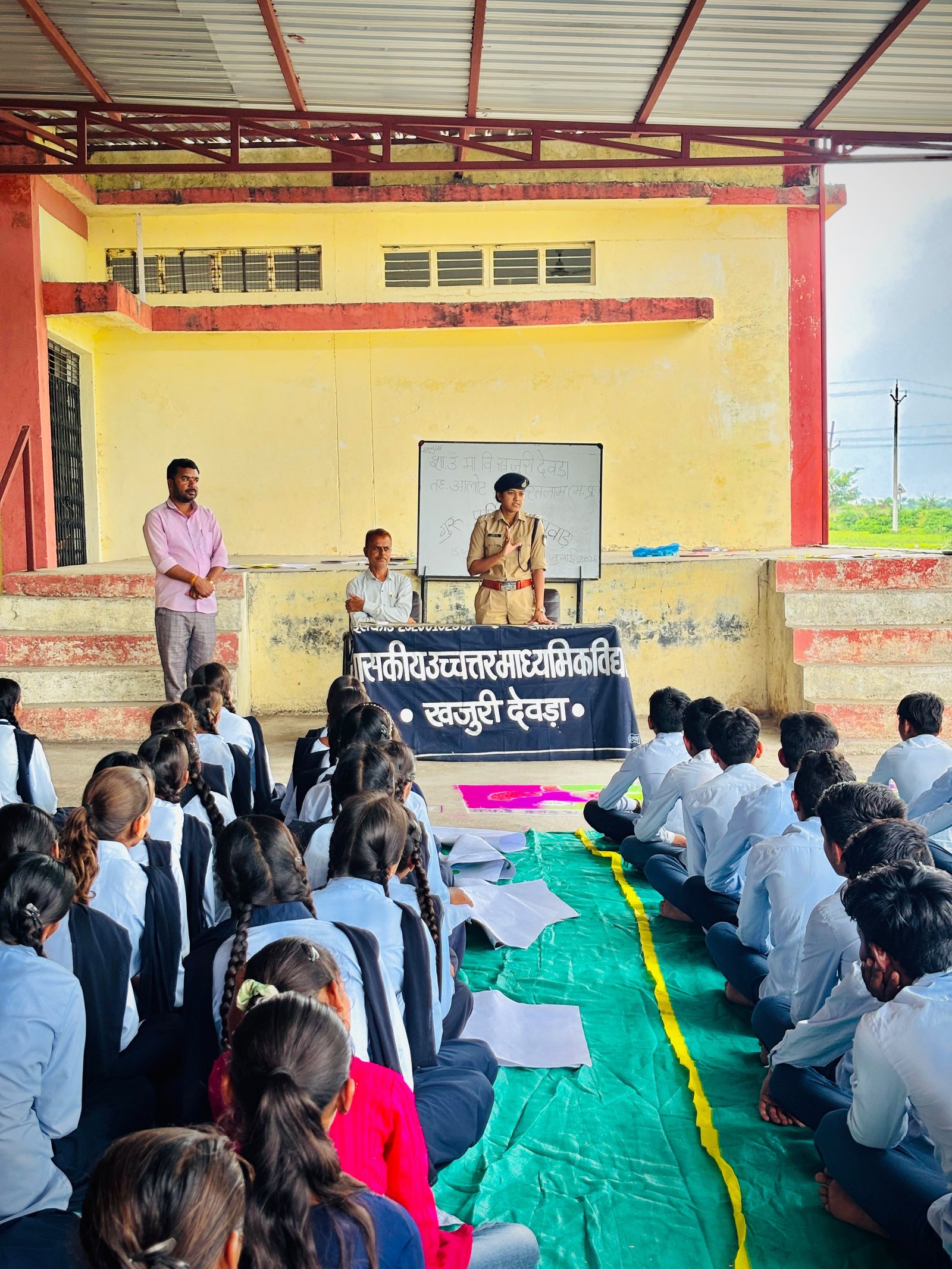शासकीय उच्चतर माध्यमिक विद्यालय खजुरी देवड़ा मे 'नशे से दूरी है ज़रूरी 2.0' अभियान के अंतर्गत रंगोली व चित्रकला प्रतियोगिता संपन्न