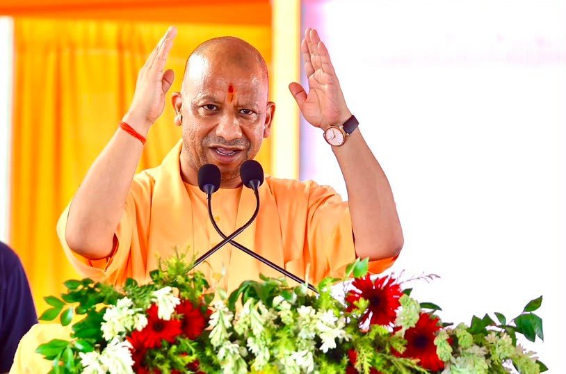 हर घर तिरंगा जनआंदोलन बने, हर घर पर सम्मानपूर्वक फहरे राष्ट्रध्वज: मुख्यमंत्री योगी