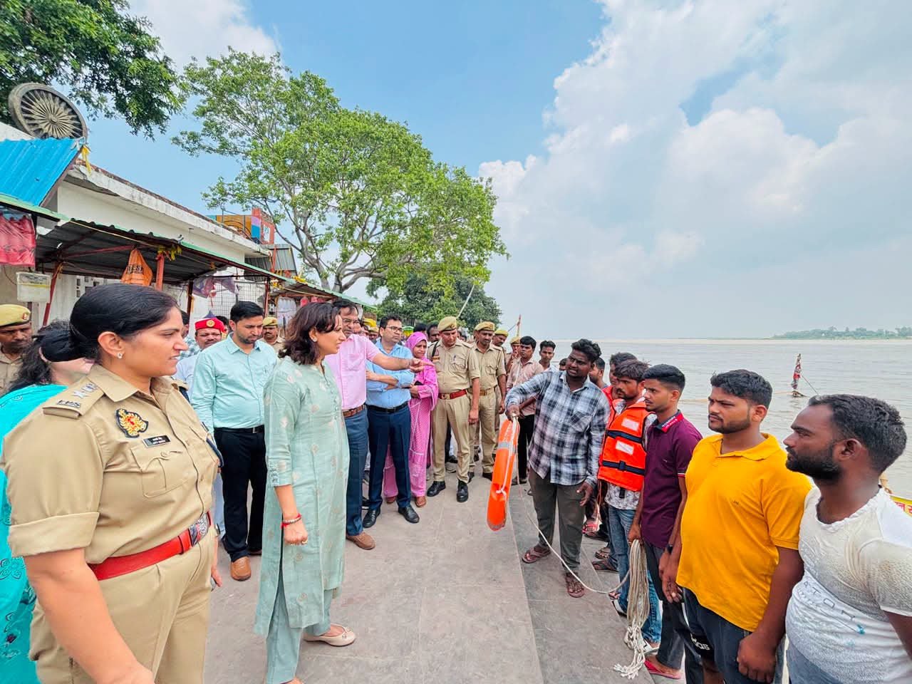 श्रावण मास की कांवड़ यात्रा को लेकर अलर्ट प्रशासन, डीएम-एसपी ने पांचाल घाट का किया निरीक्षण