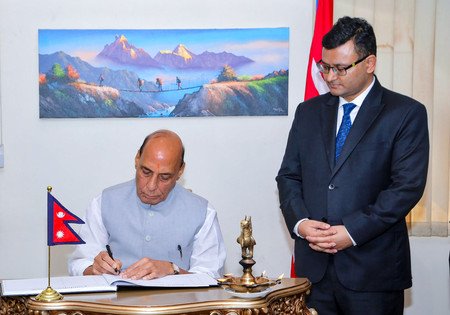 भारत हर मुश्किल वक्त में नेपाल के साथ: राजनाथ सिंह