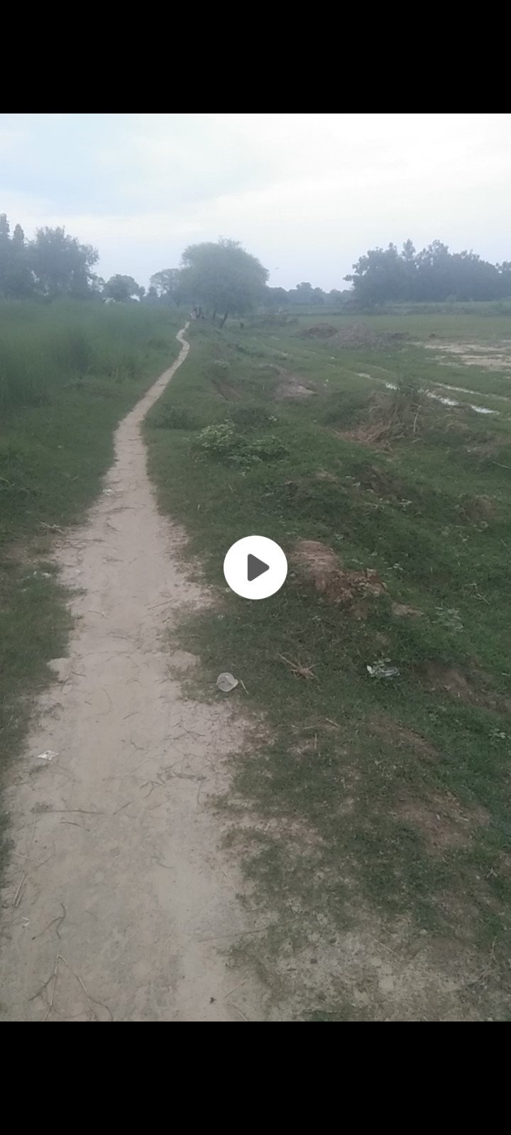 आतरहर ग्राम सभा में नहर का रास्ता कटा, ग्रामीण परेशान