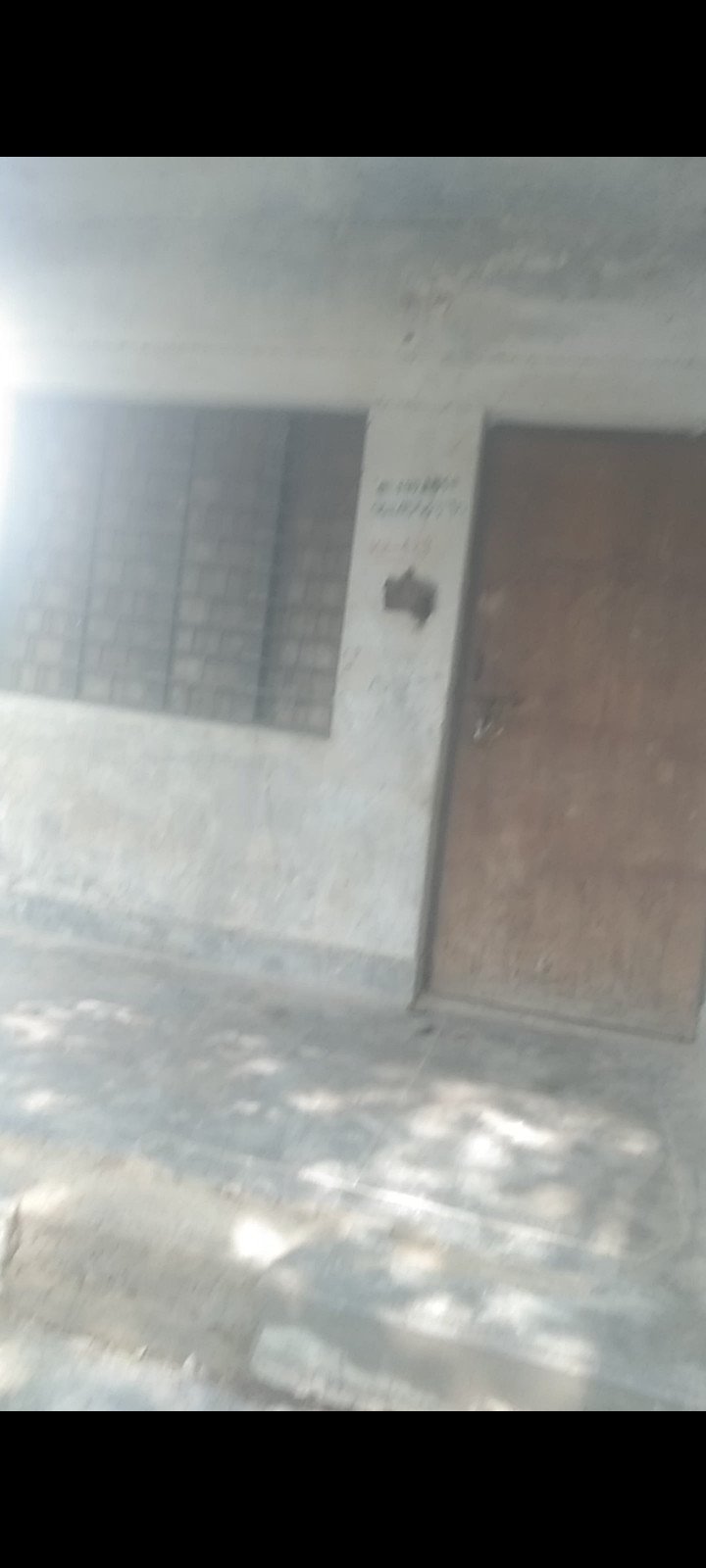 राष्ट्रीय पशु चिकित्सालय में भारी लापरवाही, ग्रामीणों में आक्रोश