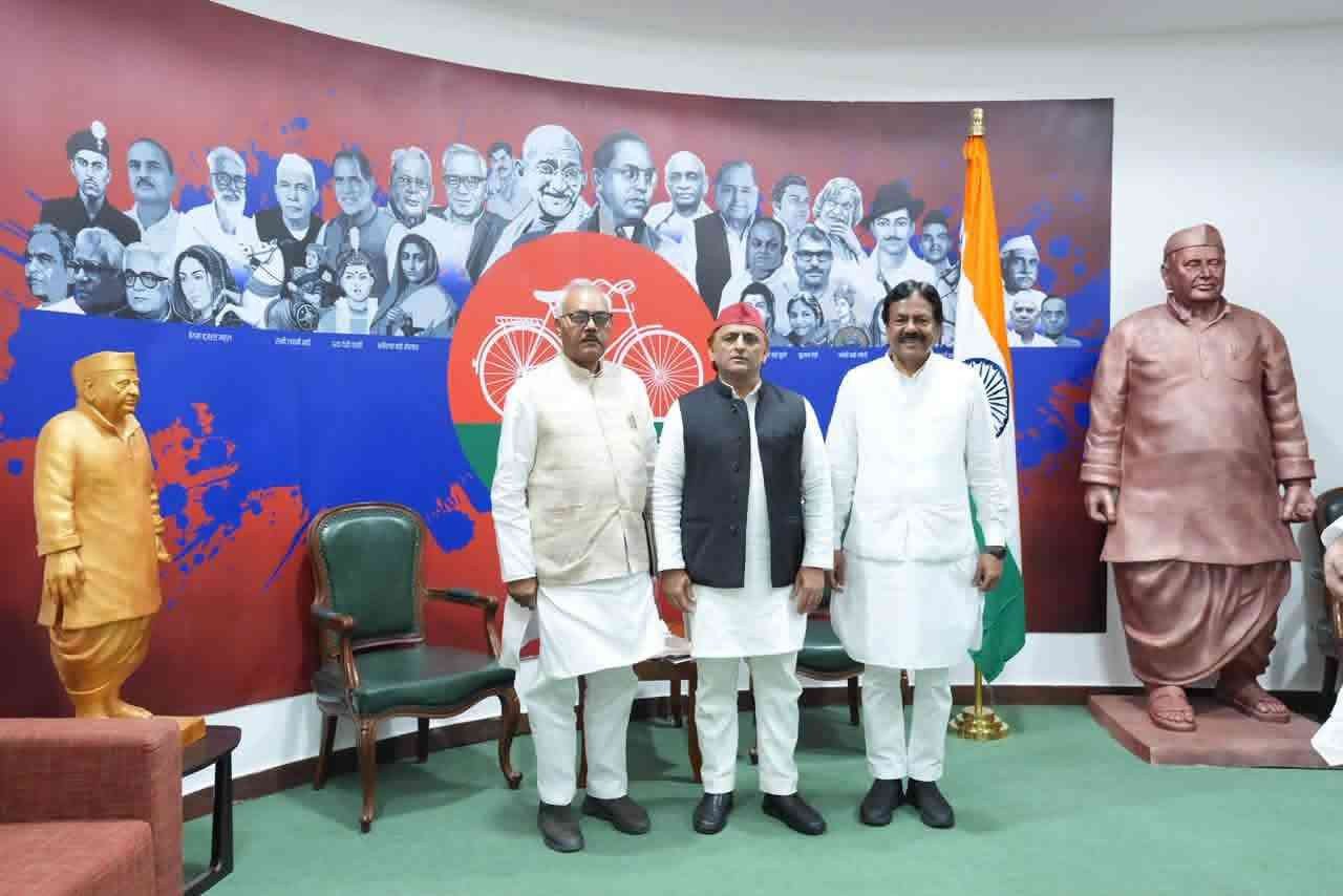 यूपी विधान परिषद में सपा का नेतृत्व बदला, लाल बिहारी यादव ने छोड़ा नेता प्रतिपक्ष का पद, जानें अब किसे मिली जिम्मेदारी