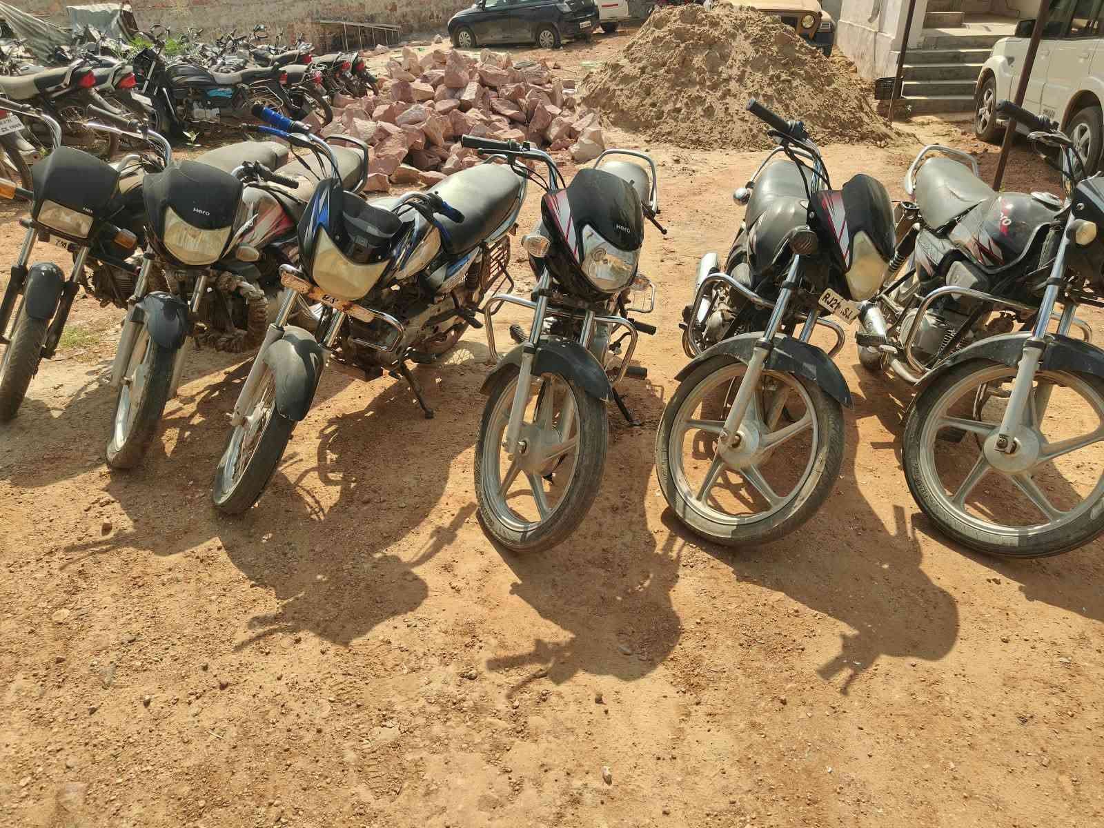 नागौर पुलिस की बड़ी कार्रवाई बाइक चोरी गिरोह का पर्दाफाश 6 चोरी की मोटरसाइकिलें बरामद दो आरोपी गिरफ्तार