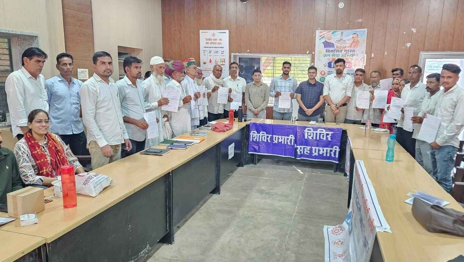 विकसित भारत जन सेवा अभियान के तहत कलेक्टर देवेंद्र कुमार ने किया शिविर का अवलोकन