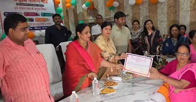 आंगन मिलन में गूंजी बच्चों की किलकारी, सजी मातृत्व की खुशियां