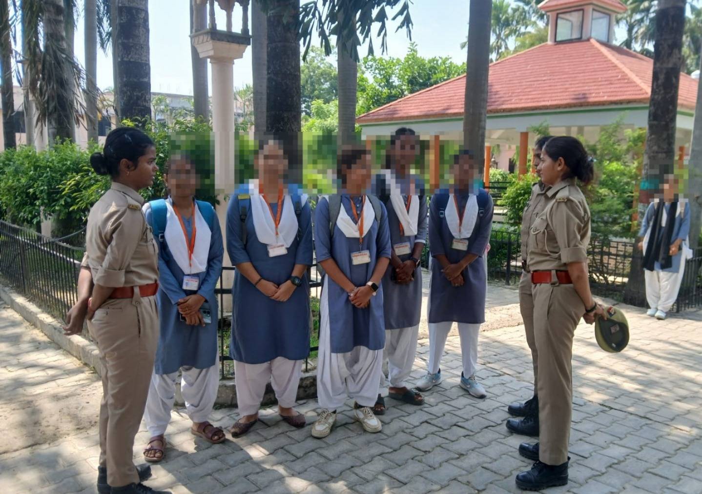 मिशन शक्ति अभियान के तहत थाना पट्टी पुलिस की एंटी रोमियो टीम द्वारा महिलाओं एवं बालिकाओं को सुरक्षा एवं सशक्तिकरण के प्रति किया गया जागरूक-