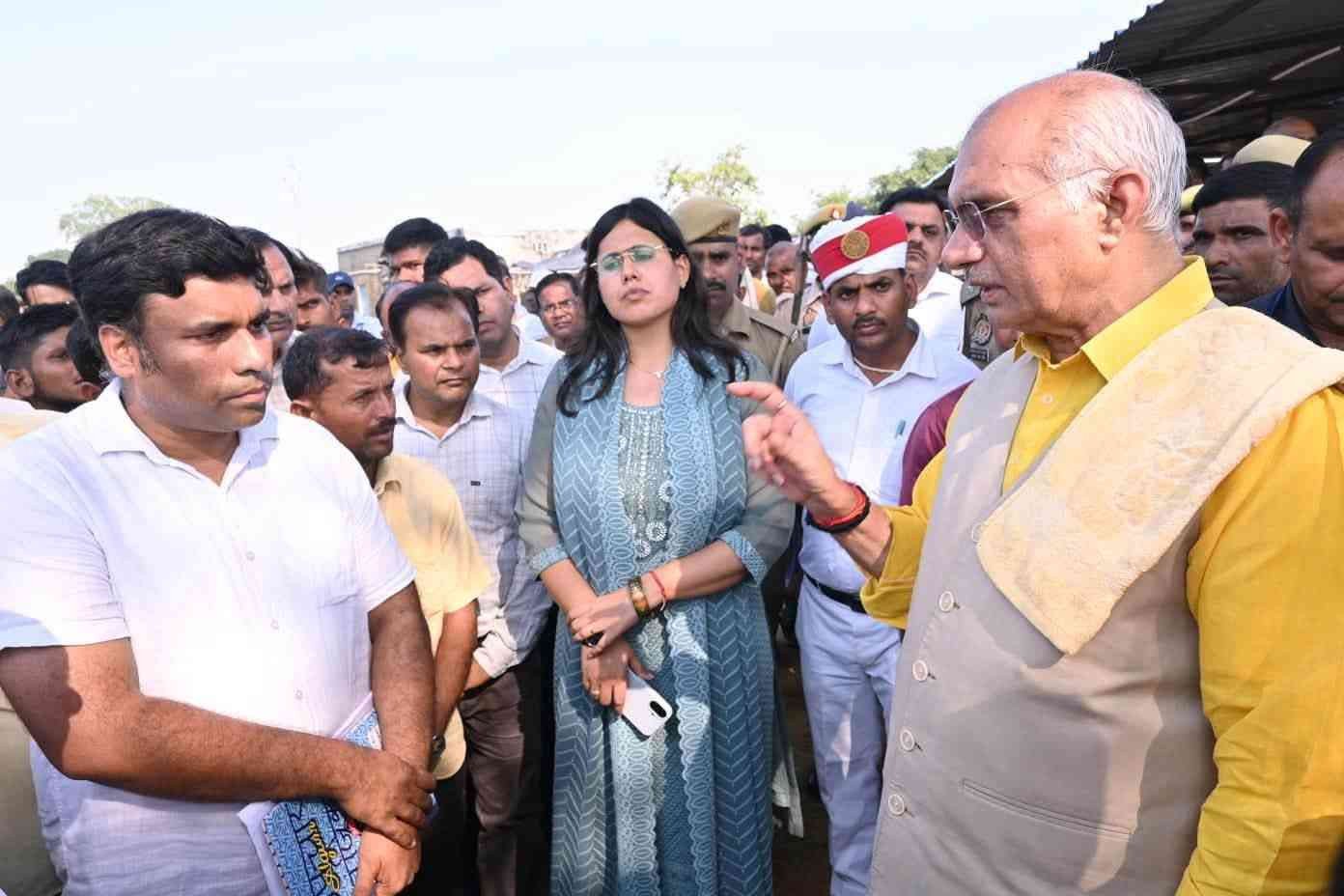 पशुधन मंत्री ने गौशाला का निरीक्षण कर गौवंशो की दुर्दशा के जिम्मेदारों पर कार्रवाई के दिए निर्देश