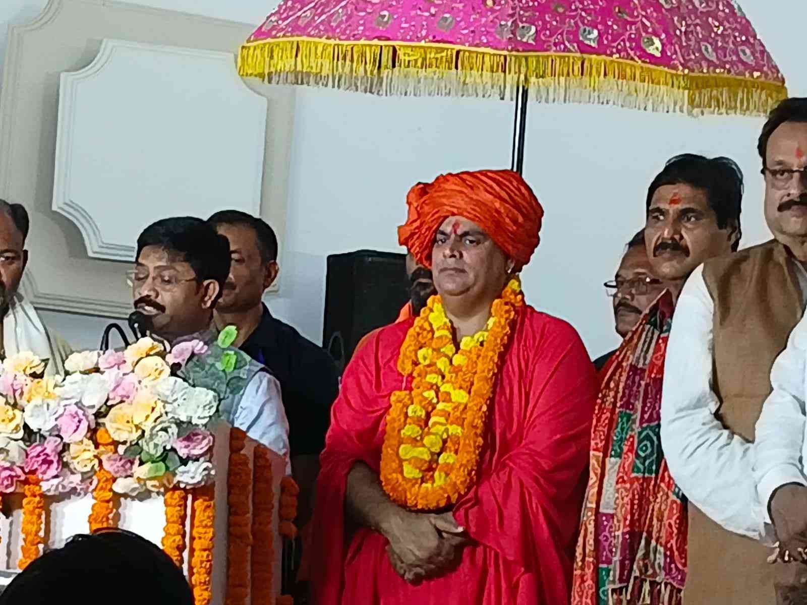 ब्रेकिंग न्यूज प्रयागराज में आज 'हिन्दू स्वाभिमान सम्मेलन', जगद्गुरु स्वामी चक्रपाणि जी का संबोधन 