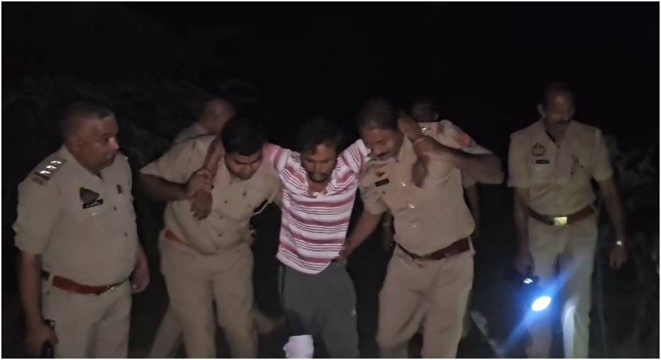 पुलिस मुठभेड़: गणेशपुर निवासी बुजुर्ग महिला की हत्या कर लूटने वाले 2 बदमाश गिरफ्तार, 1 के पैर में लगी गोली