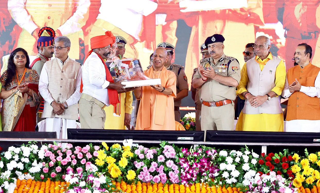 बरेली में CM योगी का बड़ा बयान: तौकीर रजा का जिक्र कर साधा निशाना, सपा पर भी बरसे