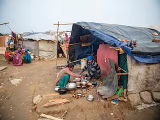 गरीबी पर बड़ी जीत: विश्व बैंक की रिपोर्ट में दावा, 12 साल में 49.6 करोड़ भारतीय गरीबी से बाहर, अत्यधिक गरीबी घटकर 2.6%