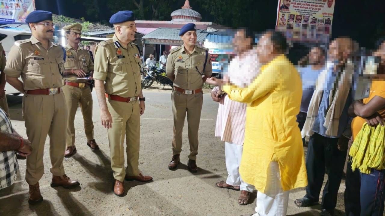 ADG प्रयागराज जोन ने किया मां चंडिका धाम का निरीक्षण, नवरात्रि सुरक्षा व्यवस्था का लिया जायजा
