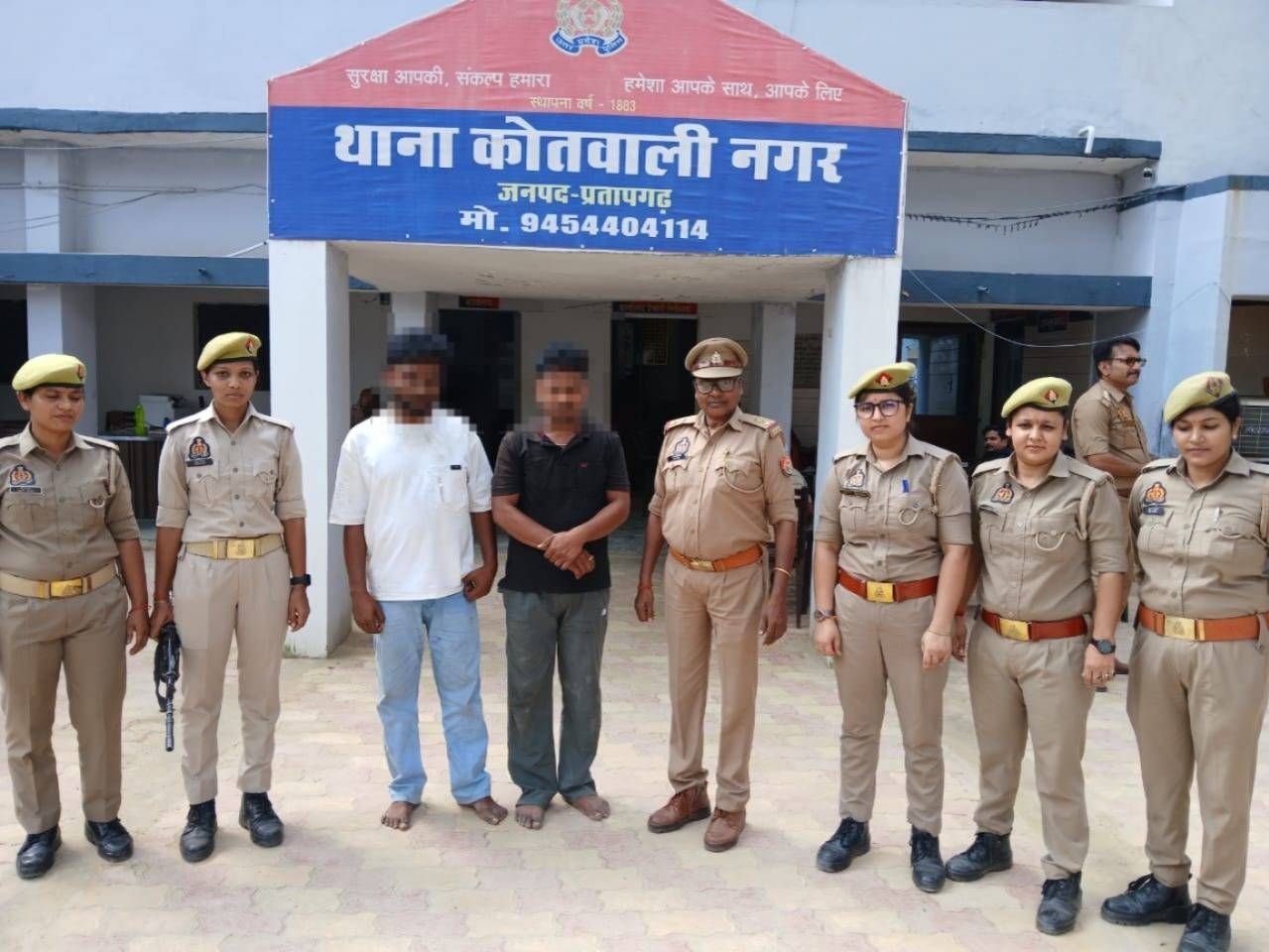 प्रतापगढ़ में मिशन शक्ति का एक्शन*महिलाओं पर फब्तियां कसना पड़ा भारी, बाइक से स्टंटबाजी कर छींटाकशी करने वाले 2 मनचले गिरफ्तार