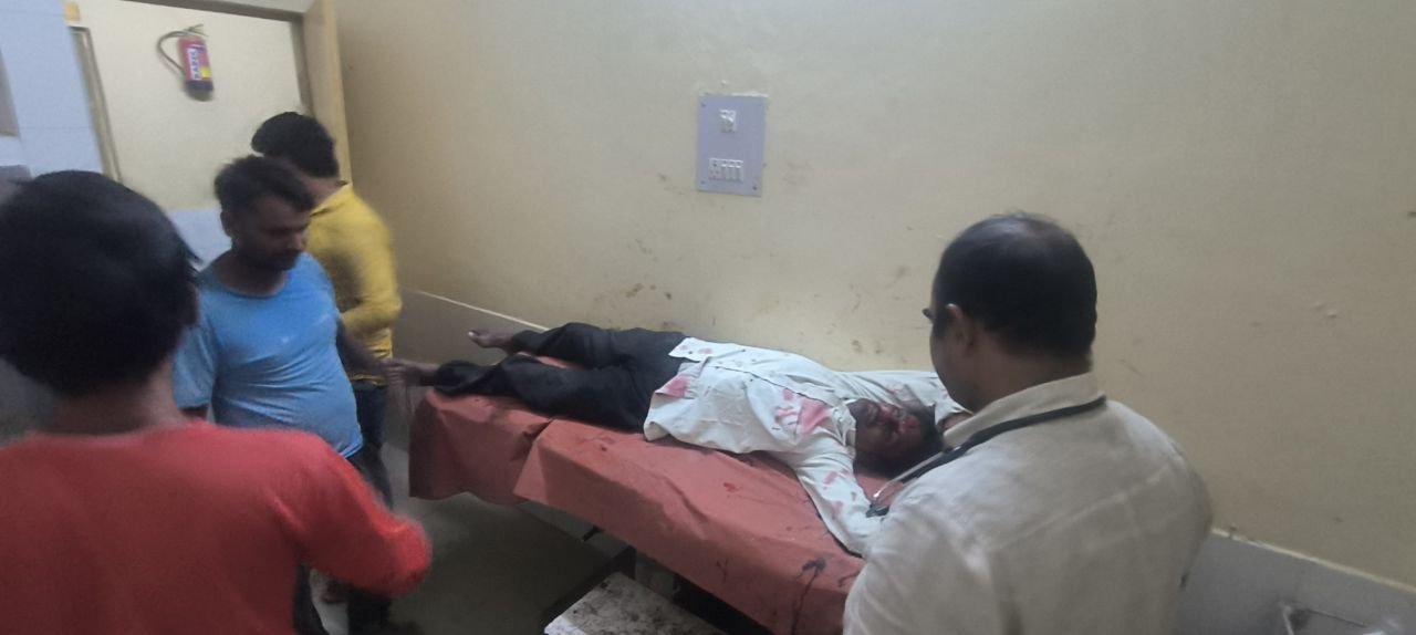 पट्टी क्षेत्र अंतर्गत मरियमपुर नए पुल के पास हादसा, बाइक सवार गंभीर रूप से घायल अनियंत्रित होकर सड़क पर गिरा युवक, नाक से लगातार खून बहने पर जिला मेडिकल कॉलेज रेफर।