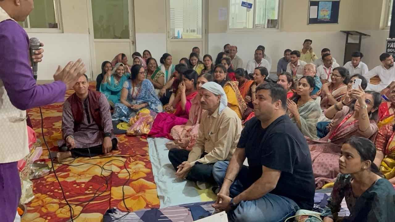 हस्तिनापुर पब्लिक स्कूल में भव्य माता की चौकी का आयोजन; भक्तिमय माहौल में गूंजे माता रानी के जयकारे