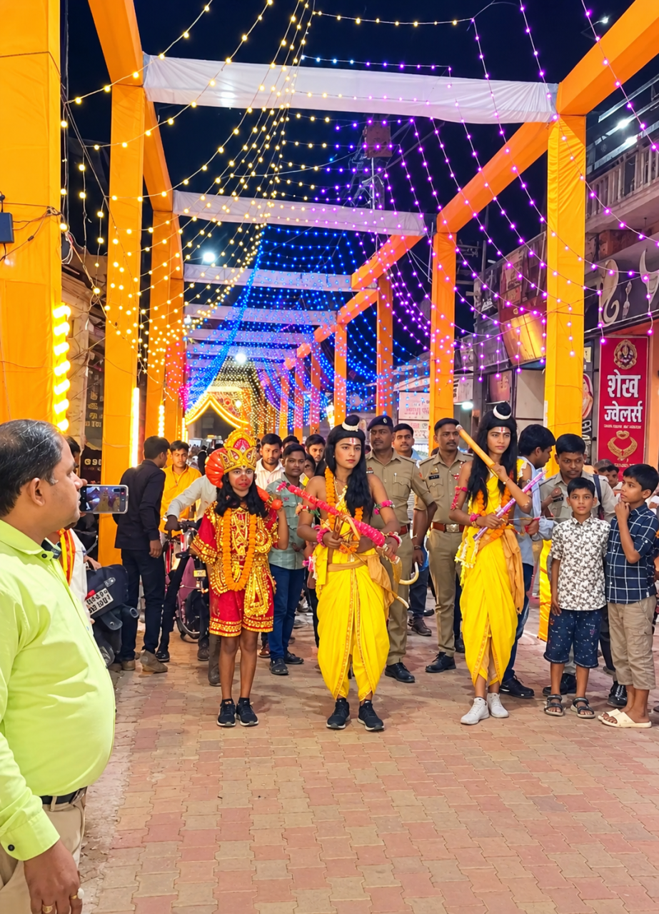 कादीपुर में धूमधाम से निकली श्रीराम की विजय यात्रा, शाम 5:30 बजे हुआ रावण दहन 