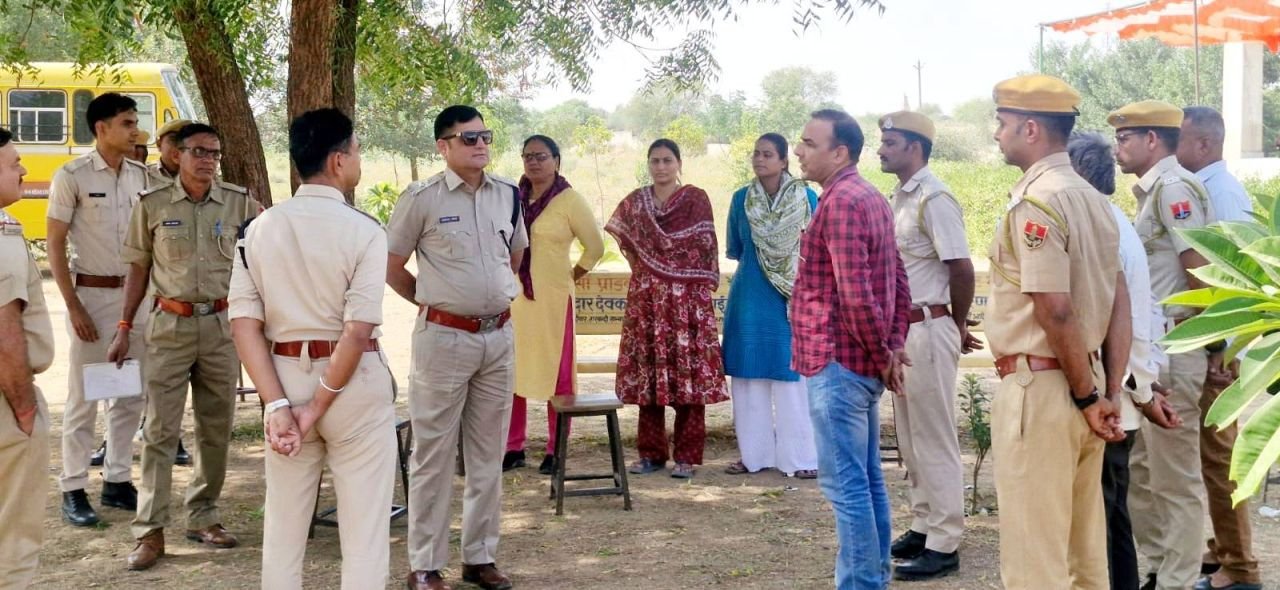 पंचायत चुनाव को लेकर SP आशाराम चौधरी मैदान में, मतदान केंद्रों का किया निरीक्षण