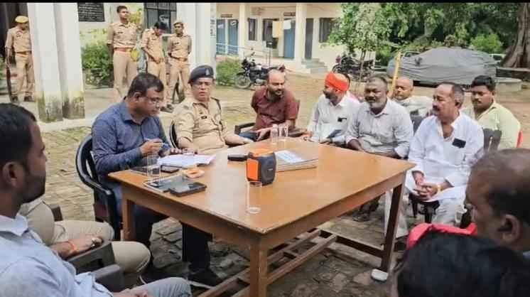 दुर्गा पूजा को लेकर प्रशासन ने की बैठक, शांति और सौहार्द से त्योहार मनाने की अपील