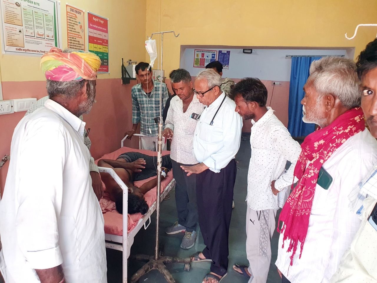 श्मशान घाट जाते समय अंतिम यात्रा पर मधुमक्खियों का हमला,20 लोग घायल
