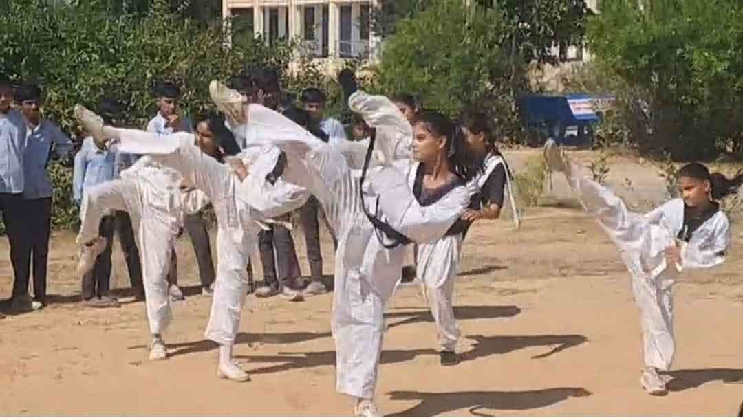 ताइक्वांडो खिलाड़ी भार्गवी सिंह ने विद्यार्थियों को सिखाए आत्मरक्षा के गुर, उत्कृष्ट प्रदर्शन पर हुआ सम्मान